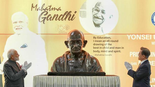 Prime Minister Narendra Modi and South Korean President Moon Jae-in unveil the bust of Mahatma Gandhi at the Yonsei University, in Seoul. During Modi’s two-day visit he said that the fundamentals of the Indian economy are sound and it is on the way to becoming a USD 5 trillion economy soon. He added that no other large economy in the world has grown at 7% year after year. (PIB / PTI)