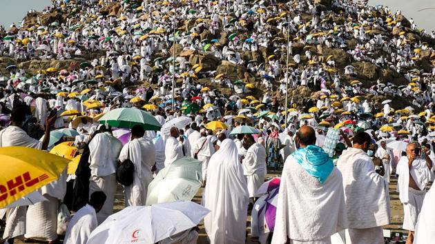 Scientists at IIT Madras have developed an algorithm that can help manage dense crowds using minimal manpower, and prevent deadly stampedes in huge public gatherings like the Kumbh Mela and the Hajj.(AFP)