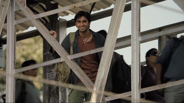A still of Ranveer Singh from the Train song in Gully Boy.