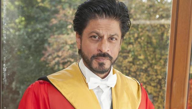 Shah Rukh Khan receives Honorary Degree from University Of Edinburgh on 15th October 2015(HT)