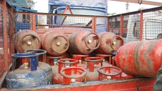 It is alleged that lesser number of cylinders were shown in records as compared to the actual number received from the bottling plant.(HT Photo)