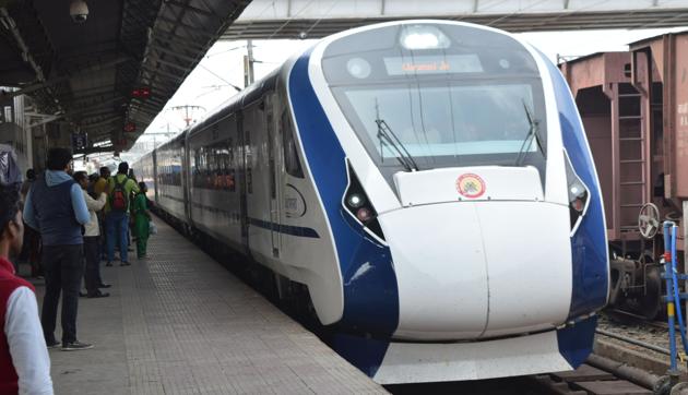 Passengers seen boarding India's first semi-high speed express train Vande Bharat Express, at Allahabad Junction, India, on Sunday, February 17, 2019. Image for representation.(Photo:Sheeraz Rizvi/Hindustan Times)