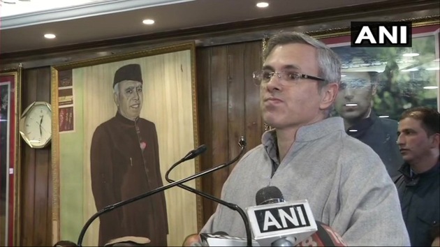 Former Jammu and Kashmir chief minister and national Conference leader Omar Abdullah wants teh Centre to hold elections in the state so that a local government will safeguard Article 35 A of the Constitution.(ANI)