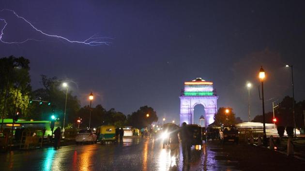 Sixteen flights were diverted from the Delhi airport due to inclement weather (Raj K Raj/ Hindustan Times)) Sixteen flights were diverted from the Delhi airport due to inclement weather (Raj K Raj/ Hindustan Times))