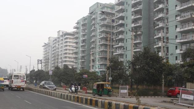 This change in sentiment is particularly strong in developing sectors along the Dwarka Expressway, where there has been an uptick in sale and purchase in the secondary market (pre-owned homes), and prices have moved upwards by an average of 5-7%. (Yogendra Kumar/HT Photo for representation) This change in sentiment is particularly strong in developing sectors along the Dwarka Expressway, where there has been an uptick in sale and purchase in the secondary market (pre-owned homes), and prices have moved upwards by an average of 5-7%. (Yogendra Kumar/HT Photo for representation)