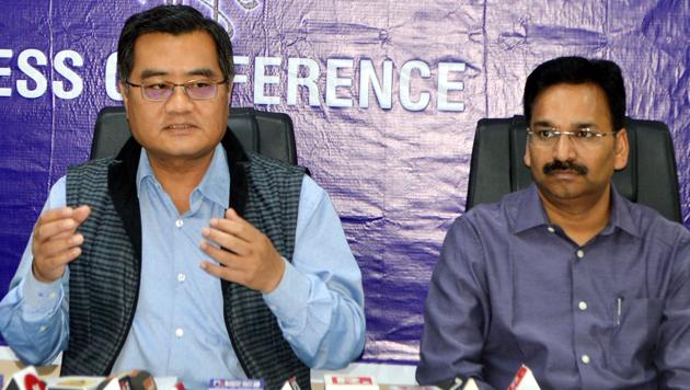 State Chief electoral officer (CEO) L Khiyangate (left) and Additional chief electoral officer (ACEO), Vinay Kumar Choubey addressing a press conference in Ranchi on Monday (HT)