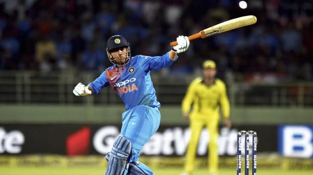 India vs Australia: MS Dhoni finds support from Aussie star after ...