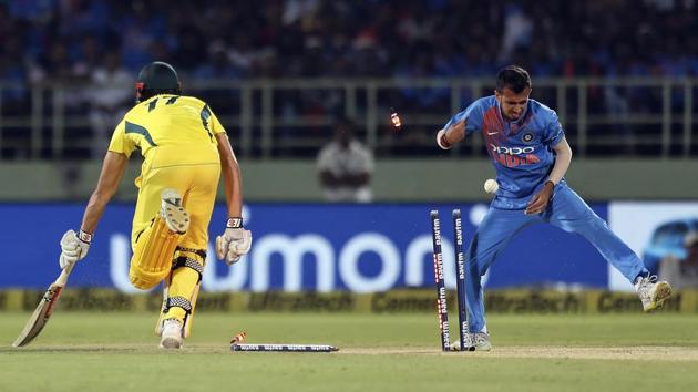 Australia got off to a shaky start, losing 2 wickets in the first 3 overs (AP) Australia got off to a shaky start, losing 2 wickets in the first 3 overs (AP)