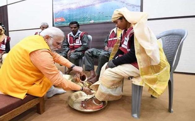 Somewhat akin to the PM’s gesture, the Indian National Congress (INC) had made a similar bid at the Kumbh hosted in Allahabad (Prayagraj) in January-February 1930. (HT) Somewhat akin to the PM’s gesture, the Indian National Congress (INC) had made a similar bid at the Kumbh hosted in Allahabad (Prayagraj) in January-February 1930. (HT)