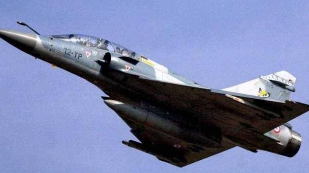 Indian Air Force fighter jet Mirage 2000 was upgraded in 2015 enhancing its striking capability using laser-guided targeting system.(PTI)