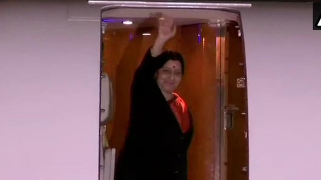 Sushma Swaraj Tuesday spoke to her counterparts in the US, China, Singapore, Bangladesh and Afghanistan and briefed them about the pre-dawn strike on the Jaish-e-Mohammed terrorist training camp in Pakistan, official sources said. (ANI Photo) Sushma Swaraj Tuesday spoke to her counterparts in the US, China, Singapore, Bangladesh and Afghanistan and briefed them about the pre-dawn strike on the Jaish-e-Mohammed terrorist training camp in Pakistan, official sources said. (ANI Photo)