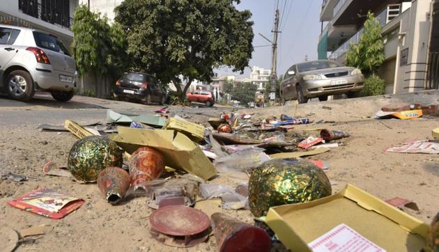 At least a dozen people were injured when they were bursting crackers during a wedding celebration at Rasoolpur village in Rohini on Sunday night. Police have registered a case to probe negligence.(Picture for representation)