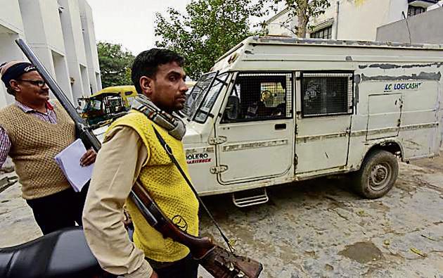 On February 19, two suspects had looted Rs 40 lakh from a cash van in Noida. While one was arrested, the other was on the run. (HT File Photo) On February 19, two suspects had looted Rs 40 lakh from a cash van in Noida. While one was arrested, the other was on the run. (HT File Photo)