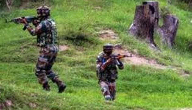 Army personnel take positions during an encounter with the militants along LoC in Jammu and Kashmir. (PTI file photo/ for representation) Army personnel take positions during an encounter with the militants along LoC in Jammu and Kashmir. (PTI file photo/ for representation)