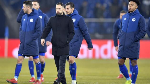 Schalke coach Domenico Tedesco and his players react end of the first leg, round of sixteen, Champions League soccer match between Schalke 04 and Manchester City (AP) Schalke coach Domenico Tedesco and his players react end of the first leg, round of sixteen, Champions League soccer match between Schalke 04 and Manchester City (AP)