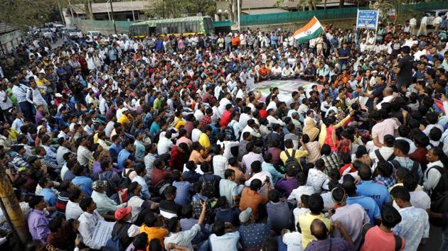 11,000 deaf youth had assembled along with the representatives of State Level Association of the Deaf (SLAD) in front of the commissionerate during the afternoon when the incident happened. (HT PHOTO) 