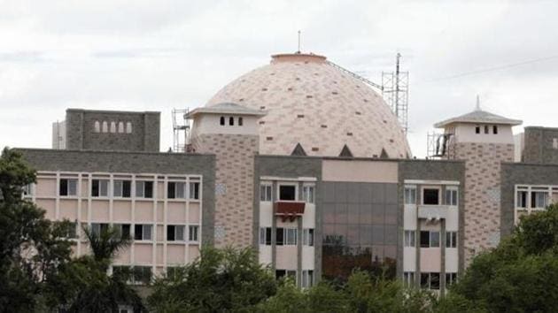 Pune Municipal Corporation’s (PMC) additional commissioner issued a circular directing all departments to clear pending cases registered on the ‘Aaple Sarkar’ portal of the government. (Rahul Raut/HT PHOTO) Pune Municipal Corporation’s (PMC) additional commissioner issued a circular directing all departments to clear pending cases registered on the ‘Aaple Sarkar’ portal of the government. (Rahul Raut/HT PHOTO)