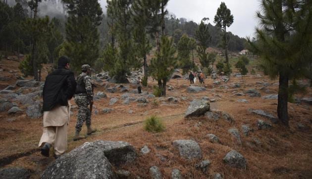 Pakistani troops visit the site of an Indian airstrike in Jaba, near Balakot, Pakistan. (AP) Pakistani troops visit the site of an Indian airstrike in Jaba, near Balakot, Pakistan. (AP)