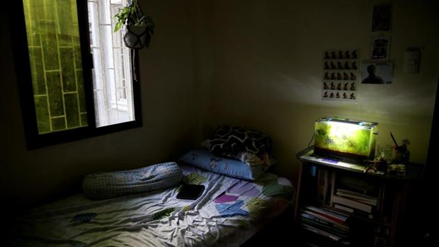 “When I get home, it’s already 10 p.m.,” Emocling said. “I could be using that time to sleep more, rest more. Instead, my time gets wasted.” President Rodrigo Duterte said on Saturday fixing Manila’s traffic wasn’t easy, adding that it was the only campaign promise he had failed to deliver. He recently approved a law that encourages companies to support more employees to work from home. (Eloisa Lopez / REUTERS)
