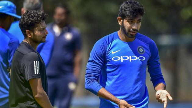 Jasprit Bumrah (right) trains before the second T20I against Australia in Bengaluru.(PTI) Jasprit Bumrah (right) trains before the second T20I against Australia in Bengaluru.(PTI)
