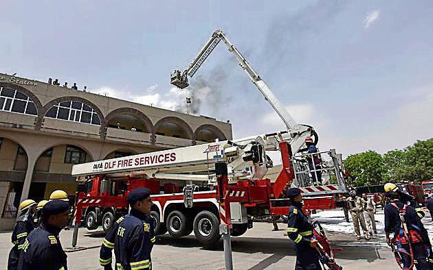 In its 2019-20 budget, MCG set aside ₹14 crore for the fire department that will use ₹10 crore to buy a turntable ladder. (HT File Photo) In its 2019-20 budget, MCG set aside ₹14 crore for the fire department that will use ₹10 crore to buy a turntable ladder. (HT File Photo)