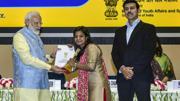 Mamta Kumari receives the award(ANI)