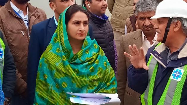 Lok Sabha Elections 2019: Bathinda MP and Union food processing industries minister Harsimrat Kaur Badal inspects progress of construction work on AIIMS building in Bathinda on Thursday, Feb 21, 2019. (HT Photo) Lok Sabha Elections 2019: Bathinda MP and Union food processing industries minister Harsimrat Kaur Badal inspects progress of construction work on AIIMS building in Bathinda on Thursday, Feb 21, 2019. (HT Photo)