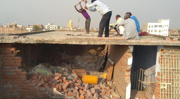 Labourers demolishing top floor of Muzaffarpur shelter home after sexual abuse case in Muzaffarpur District in Bihar , India, on Thursday, December 13, 2018(File)