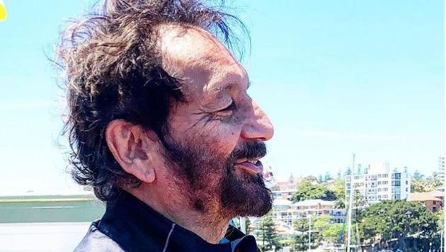 Shekhar Kapur shares his personal story on Twitter.