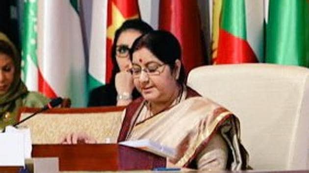 External Affairs Minister Sushma Swaraj addressing the inaugural plenary session of Organisation of Islamic Cooperation in Abu Dhabi on Friday.(Photo: Twitter/@MEAIndia)