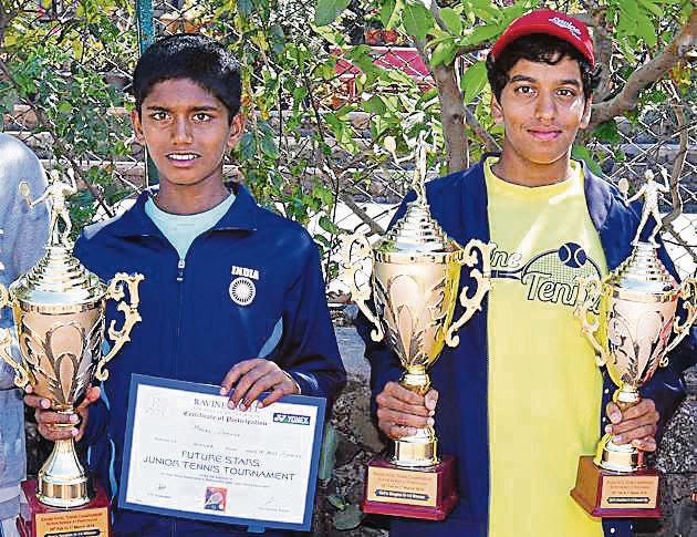 Winners, Manas Dhamne (left) and Sonal Patil stamp their authority in Panchgani defeating Veer Prasad and Lakshmi Prabha in their respective under-14 finals on Friday.(Pratham Gokhale/HT Photo)