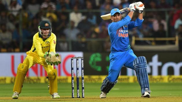 India Vs Australia Ms Dhoni Shows Why Age Is Just A Number For Him Watch Cricket Hindustan Times
