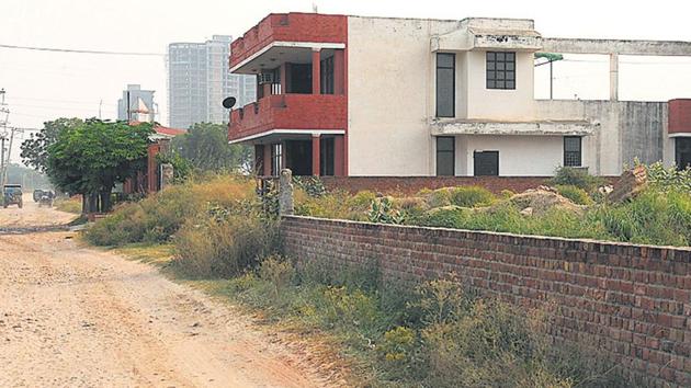 The tussle between residents and NHAI began in July 2018, when HSVP constructed a road near Sector 109/110 at New Palam Vihar with a curved centre in the 90-metre motorable road, in contravention of the original drawing of the road.(Picture for representation) The tussle between residents and NHAI began in July 2018, when HSVP constructed a road near Sector 109/110 at New Palam Vihar with a curved centre in the 90-metre motorable road, in contravention of the original drawing of the road.(Picture for representation)