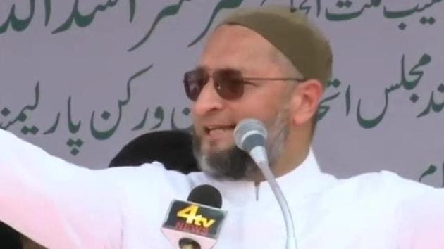 AIMIM chief Asaduddin Owaisi at a public rally in Hyderabad on Saturday.(Photo: Twitter/@ANI)