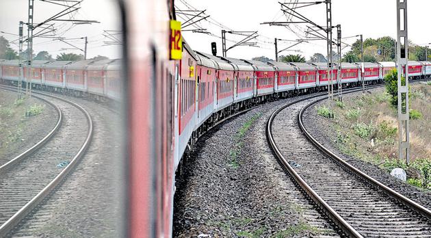 A Howrah-Delhi Rajdhani in motion. When introduced,this was the fastest train in the country.(Arijit Sen/HT Photo)