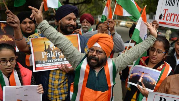 National Akali Dal members shout anti-Pakistan slogans, New Delhi, February 26, 2019(AFP)