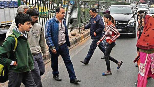 The Delhi Development Authority (DDA) recently approved the draft policy for ‘enhancing walkability’ in the national capital.(HT File) The Delhi Development Authority (DDA) recently approved the draft policy for ‘enhancing walkability’ in the national capital.(HT File)