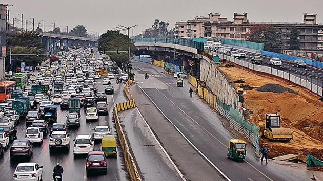 The four-lane flyover (right) was completed in 136 days.Sonu Mehta/HT PHOTO (HT Photo) The four-lane flyover (right) was completed in 136 days.Sonu Mehta/HT PHOTO (HT Photo)