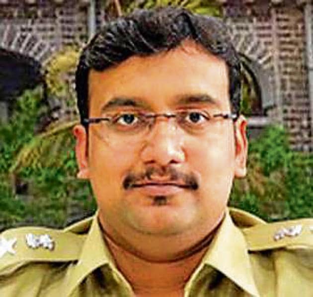 After taking charge, Deshmukh on Sunday said, that his focus will be to provide smooth functioning of traffic for the citizens, by initiating a series of measures to improve the current traffic scenario in the city. (HT PHOTO) After taking charge, Deshmukh on Sunday said, that his focus will be to provide smooth functioning of traffic for the citizens, by initiating a series of measures to improve the current traffic scenario in the city. (HT PHOTO)