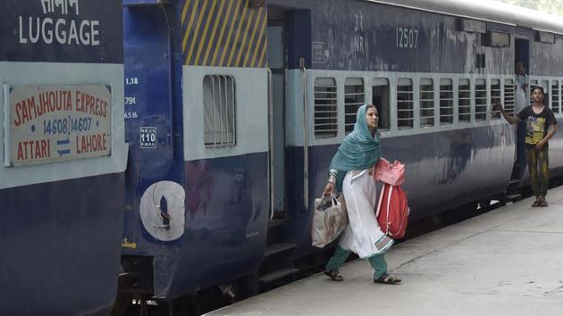 RRB Group D Result : The Railway Recruitment Board will on Monday declare the RRB Group D (CEN 02/2018) result 2019 on its official website.(HT file)