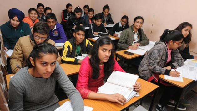 In view of the growing demand for government-run English medium schools for students between class 6 and 8, UP basic education department will establish 1,000 upper primary schools, said Sarvendra Vikram Bahadur Singh, director, basic education.(HT file)