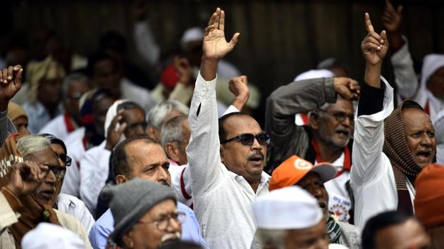 Officers of the Employees’ Provident Fund Organisation (EPFO) are upset at the government’s diktat that asked the statutory body to organise and implement the nationwide launch of the recently announced pension scheme for unorganised-sector workers — a scheme in which EPFO has no official role.(Amal KS/HT PHOTO) Officers of the Employees’ Provident Fund Organisation (EPFO) are upset at the government’s diktat that asked the statutory body to organise and implement the nationwide launch of the recently announced pension scheme for unorganised-sector workers — a scheme in which EPFO has no official role.(Amal KS/HT PHOTO)