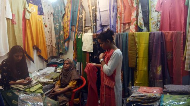 Unfazed by border tension, Lahore designers do brisk business in Patna ...