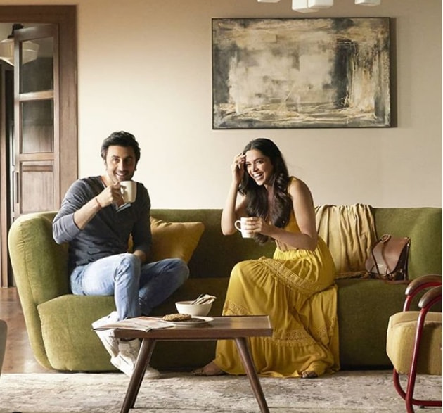 Deepika and Ranbir in a still from the new Asian Paints ad.(Asian Paints)