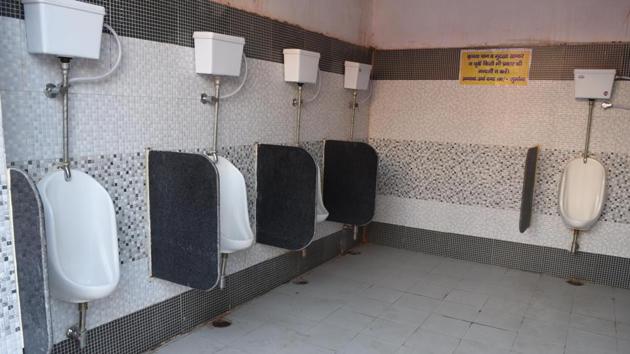 Charbagh station Toilet in Lucknow(Subhankar Chakraborty/HT PHOTO) Charbagh station Toilet in Lucknow(Subhankar Chakraborty/HT PHOTO)