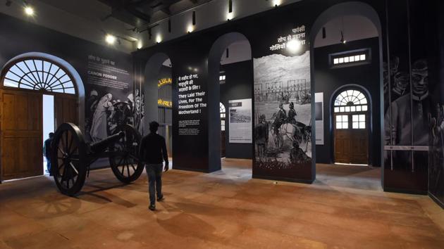 Azaadi Ke Diwane joins four such museums inaugurated since January in the Red Fort: Subhash Chandra Bose and INA museum, Yaad-e-Jallian museum, museum on 1857 (India’s first war of Independence) and Drishyakala, a museum on Indian art. This museum forms part of a “Kranti Mandir” series to inspire the younger generation, Union Culture Minister Mahesh Sharma (R) said at the inauguration. (Amal KS / HT Photo) Azaadi Ke Diwane joins four such museums inaugurated since January in the Red Fort: Subhash Chandra Bose and INA museum, Yaad-e-Jallian museum, museum on 1857 (India’s first war of Independence) and Drishyakala, a museum on Indian art. This museum forms part of a “Kranti Mandir” series to inspire the younger generation, Union Culture Minister Mahesh Sharma (R) said at the inauguration. (Amal KS / HT Photo)