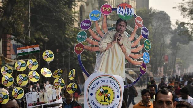 Supporters of Trinamool Congress in Kolkata.(Arijit Sen/HT Photo)