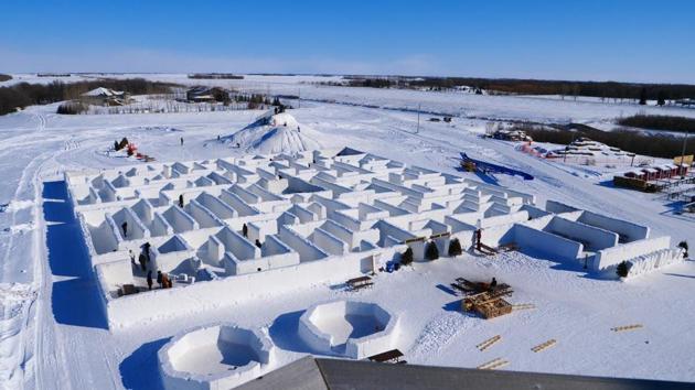 People play in a maze built by farmers Clint and Angie Masse in St. Adolphe. (AFP) People play in a maze built by farmers Clint and Angie Masse in St. Adolphe. (AFP)