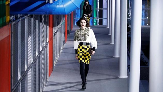 Louis Vuitton Clothing, Louis Vuitton Women's Read-to-Wear Look 03