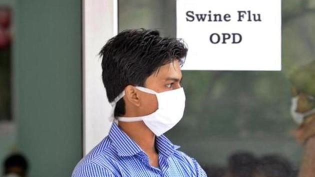 Swine flu suspect patients waiting for their turn outside swine flu screening centre Swine Flu (H1N1 Influenza Virus) ward at the Dr. Ram Manohar Lohia (RML) Hospital's Special Swine Flu Ward, at RML Hospital, in New Delhi, India, on Monday, February 23, 2015.(Hindustan Times file photo)